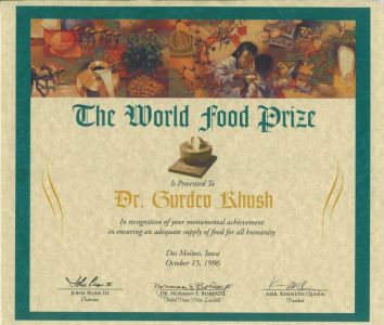 World Food Prize, USA, 1996. Courtesy of the Khush Family.