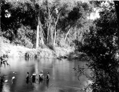 Feather River Recreation, 1900.  Courtesy of the Community Memorial Museum of Sutter County.